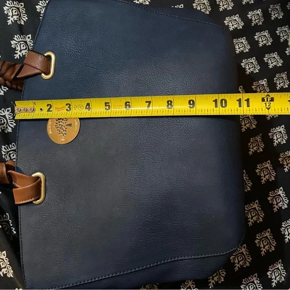 Mulberry Purse Handbag Tote w/ gold hardware, clean leather handbag EUC - Picture 15 of 16